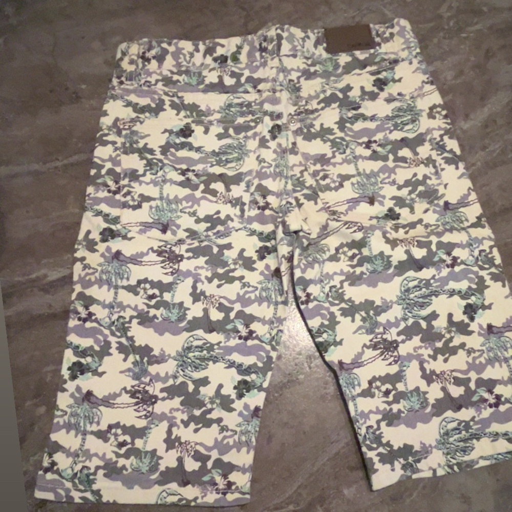 Carbon Camouflage Men Shorts - Gray and White